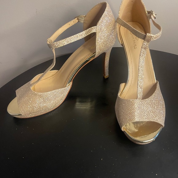 Glitter gold heels size 11 - Picture 3 of 3